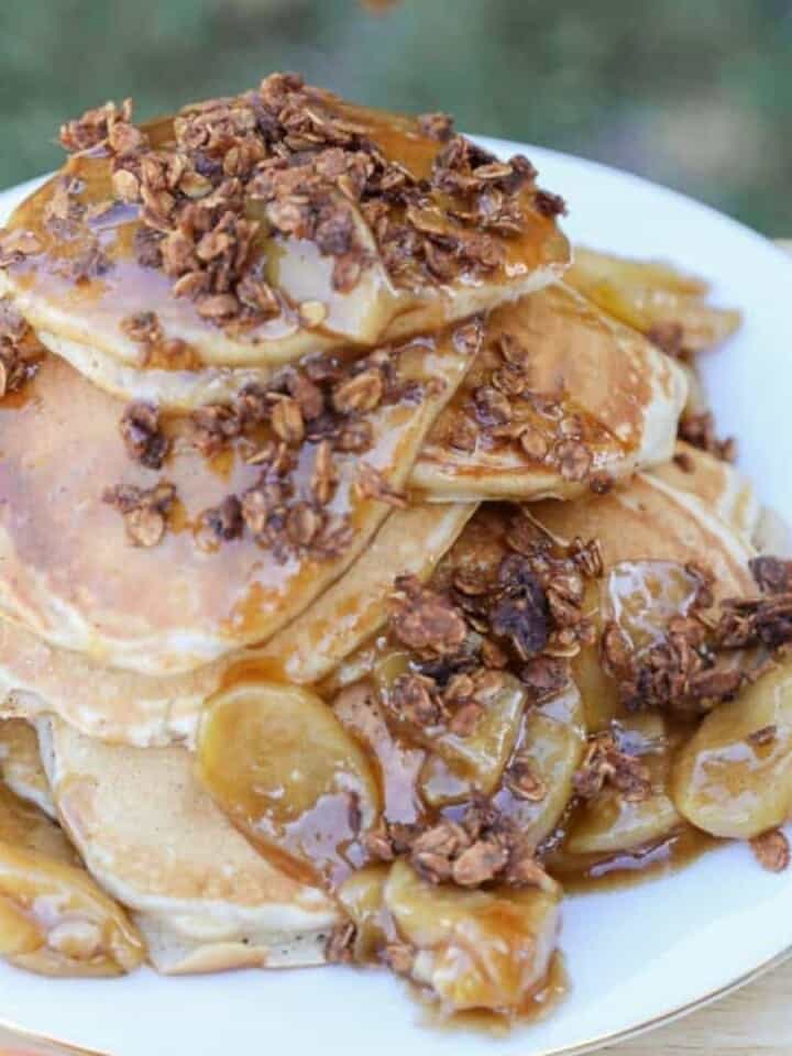 apple granola pancakes close up