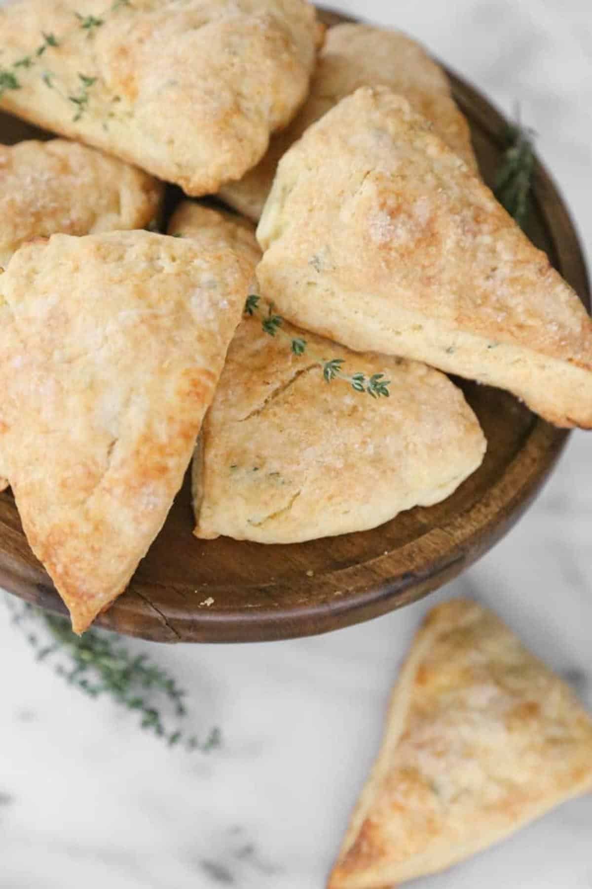 goat cheese thyme scones