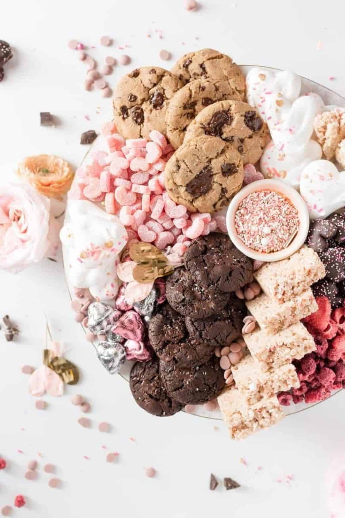 https://amandawilens.com/wp-content/uploads/2020/02/galentines-day-sweet-treat-board-5.jpg