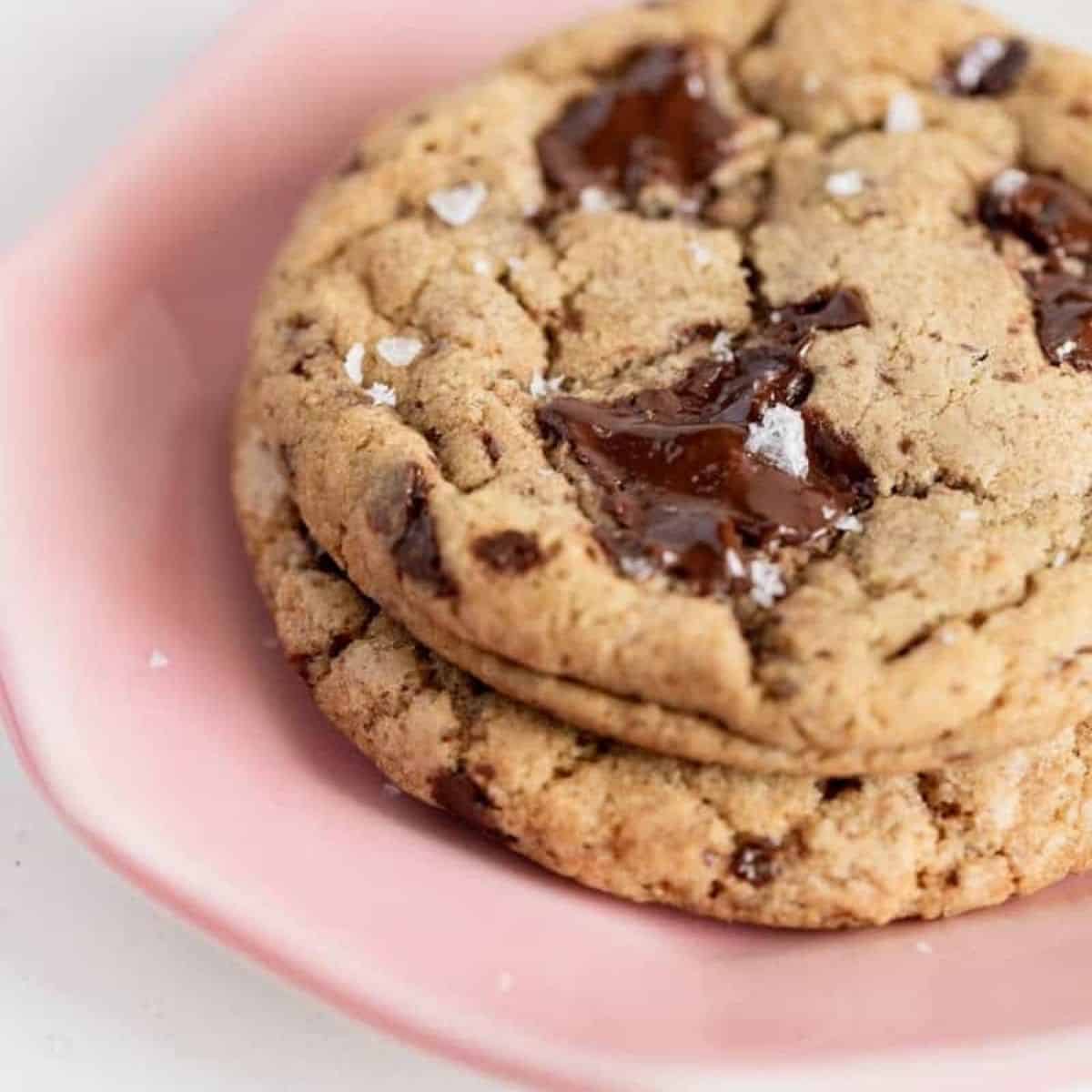 https://amandawilens.com/wp-content/uploads/2020/08/Featured-Image-perfect-chocolate-chip-cookies.jpg