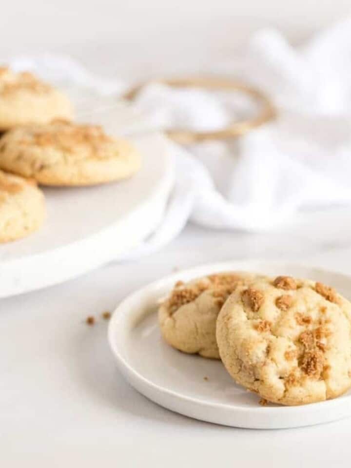 graham cracker cookies with milk