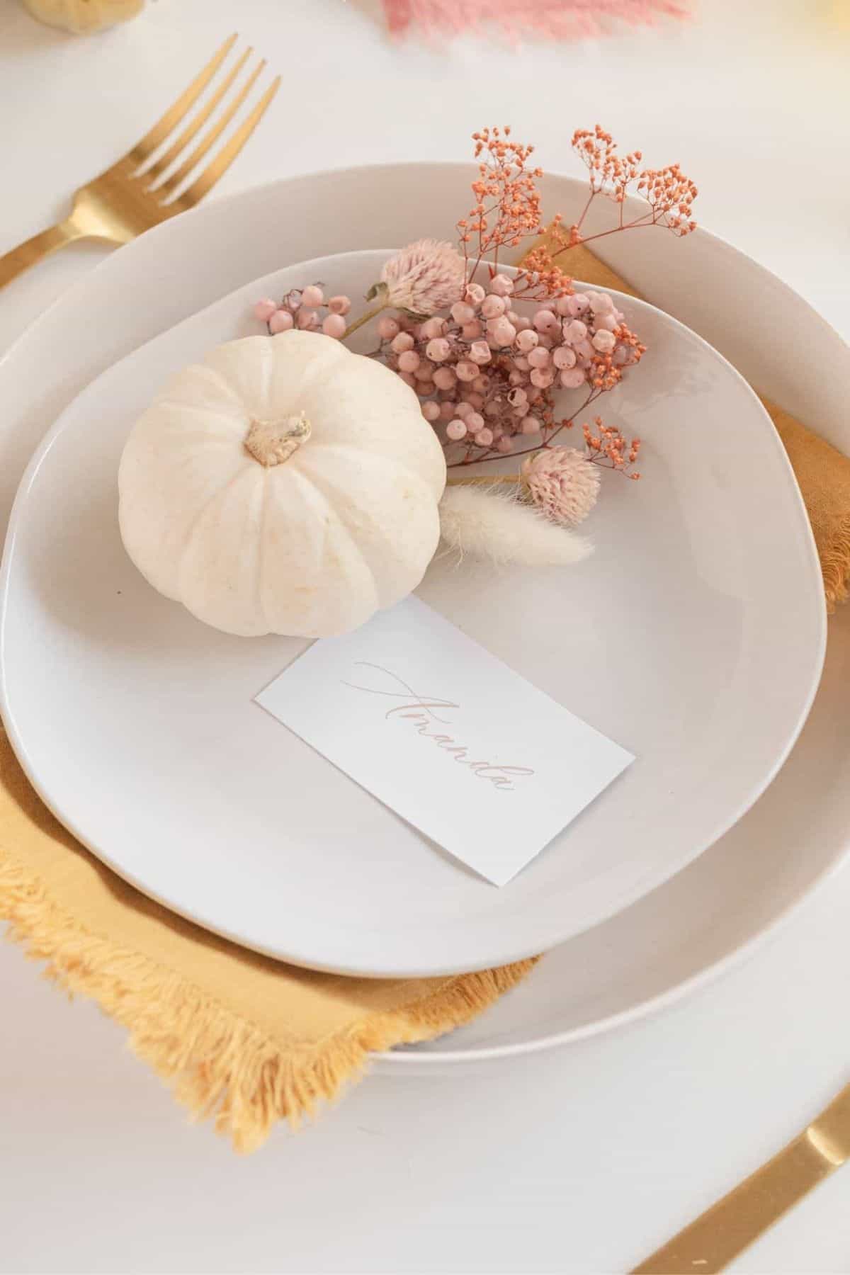 Mini Thanksgiving table setting