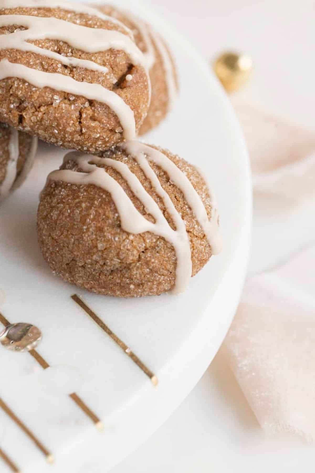 up close of molasses cookies