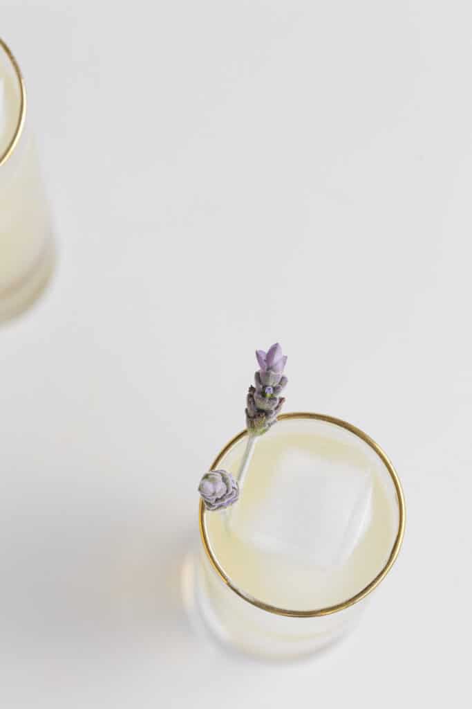 Lavender lemonade vodka cocktail with flowers