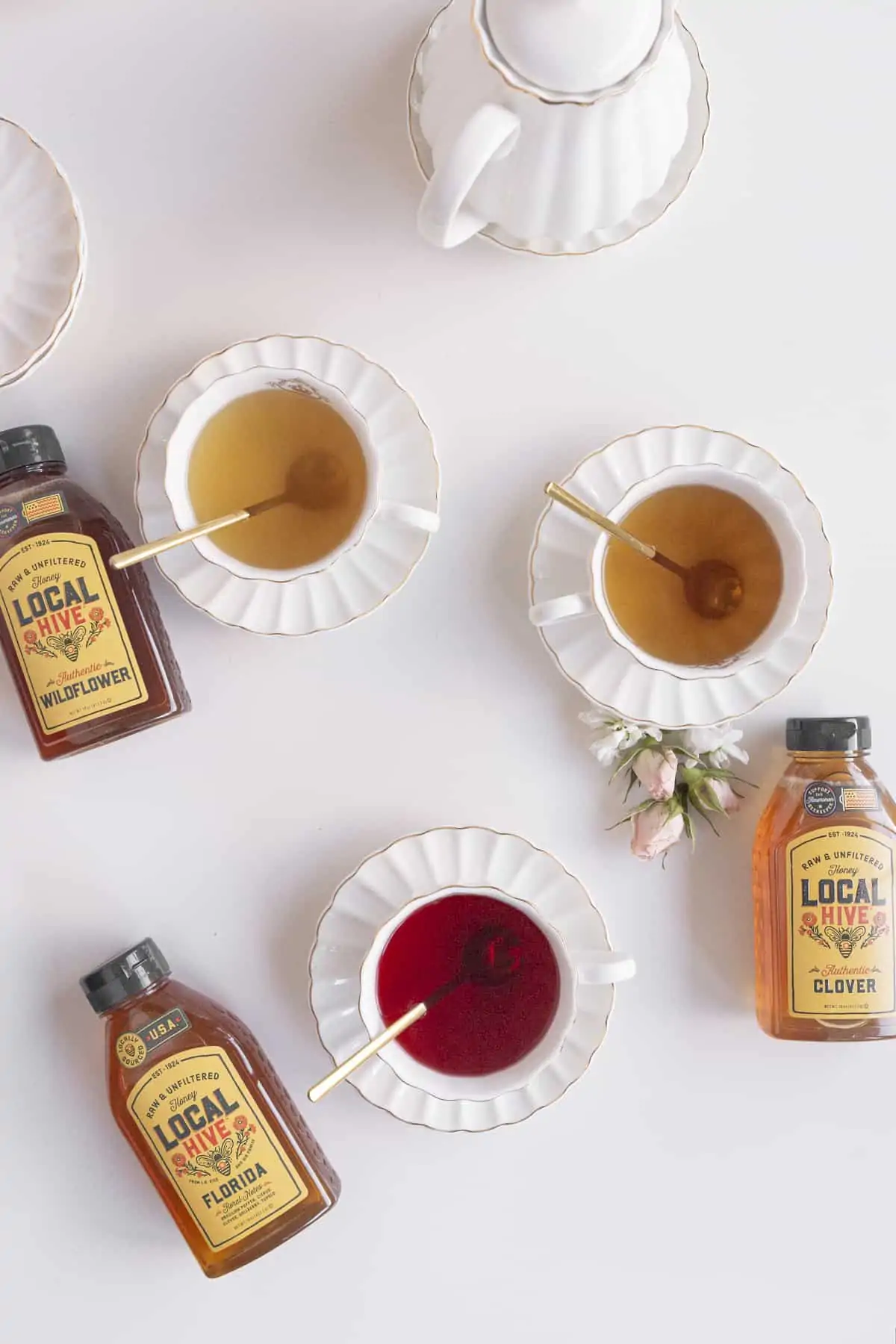 honey tasting with teas - teas in cups and saucers