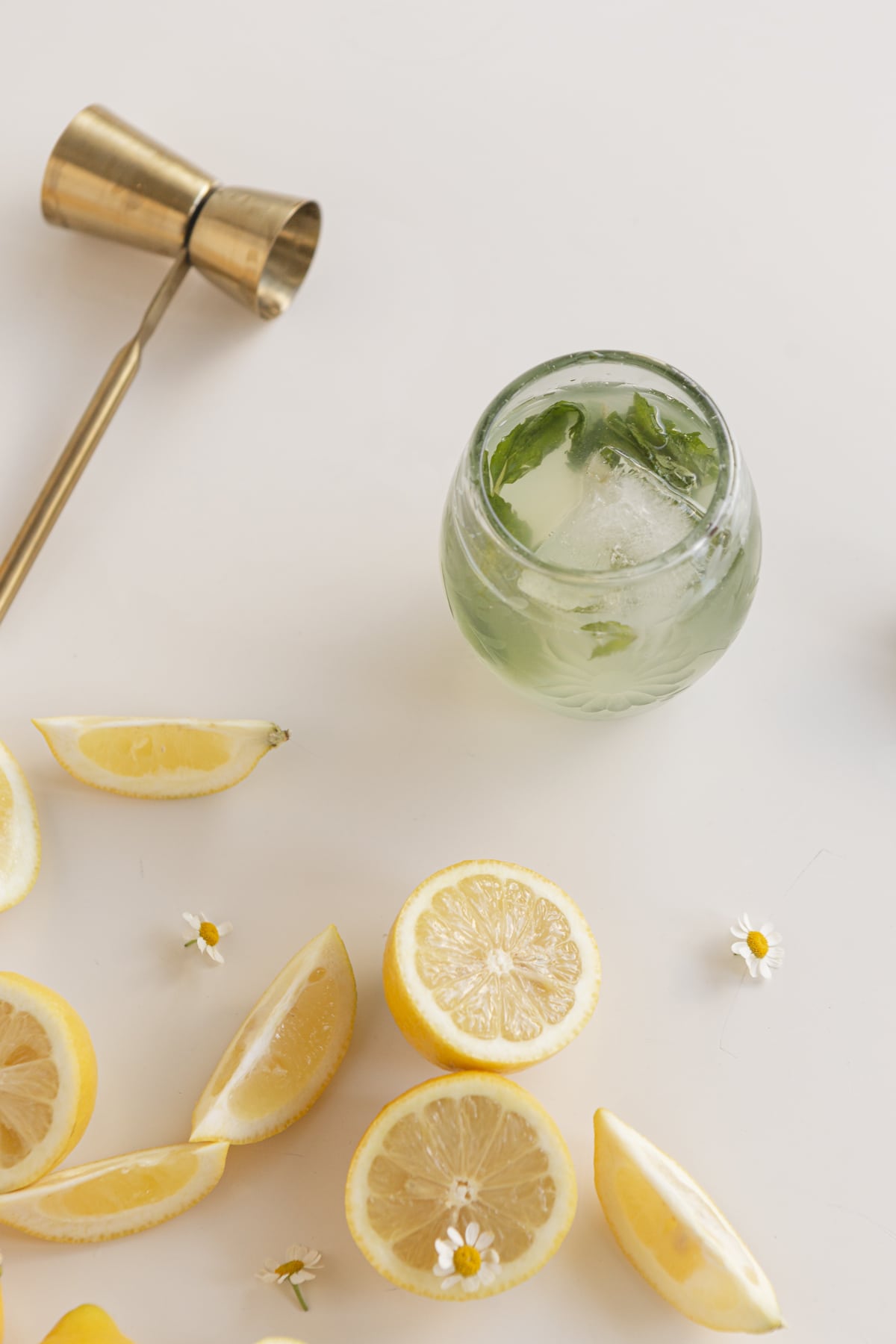 lemon mocktail in a glass